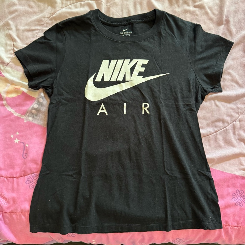 Women’s Nike T-shirt